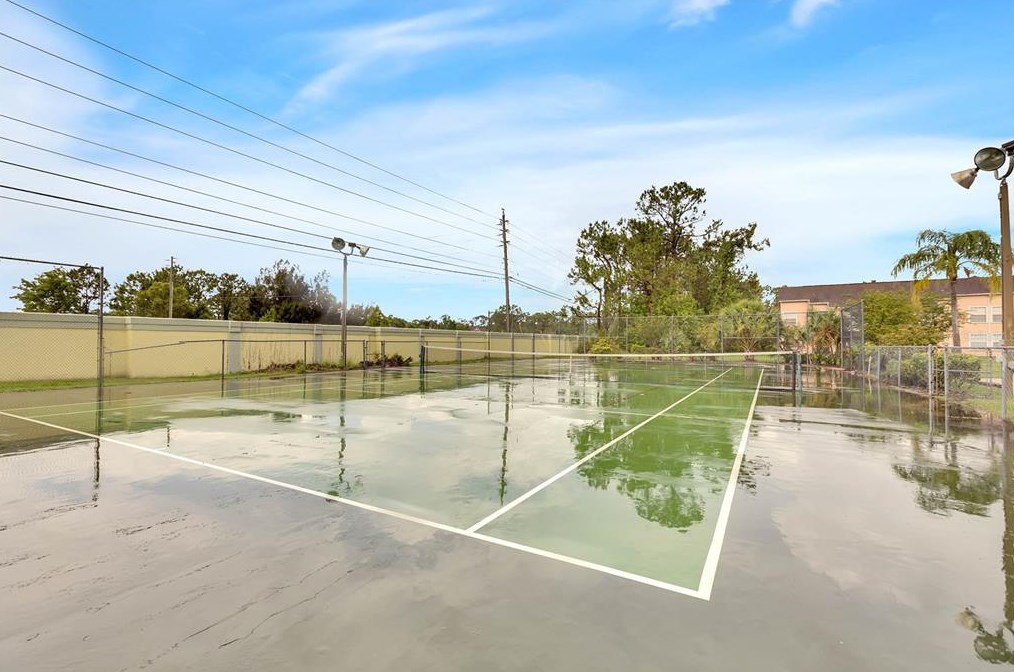 2031 Royal Bay Blvd, Kissimmee FL  34746-5662 exterior