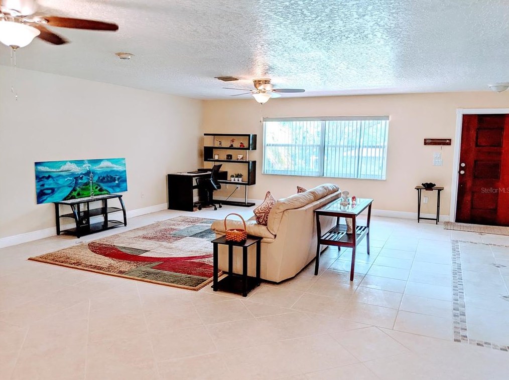 42 Lantana Dr, De Bary FL  32713-2449 exterior