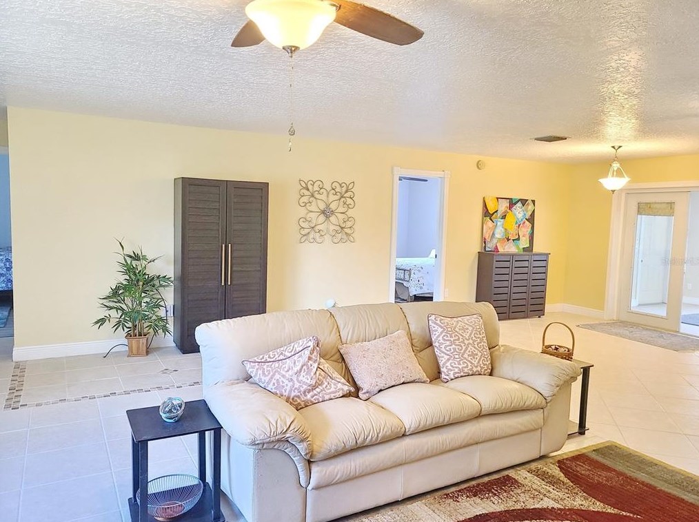 42 Lantana Dr, De Bary FL  32713-2449 exterior