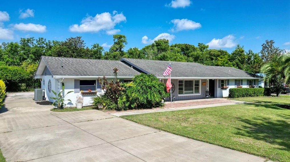 1308 Pinar Dr, Orlando FL  32825-7823 exterior