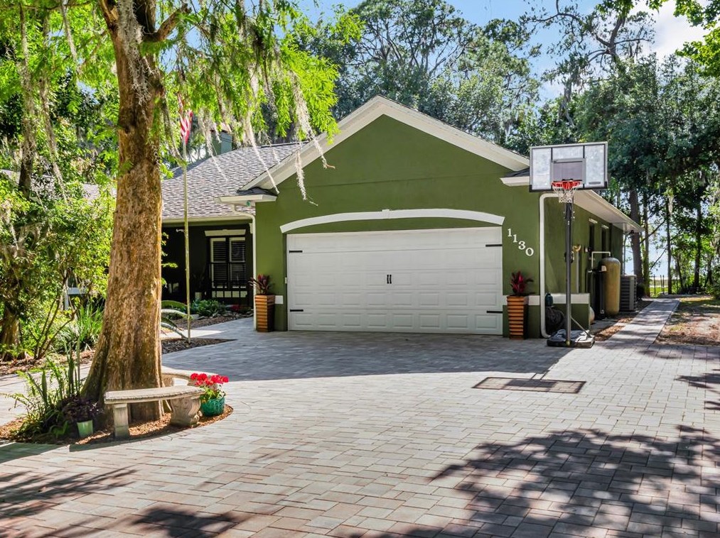 1130 Oak Shore Dr, Saint Cloud, FL 34771-7611