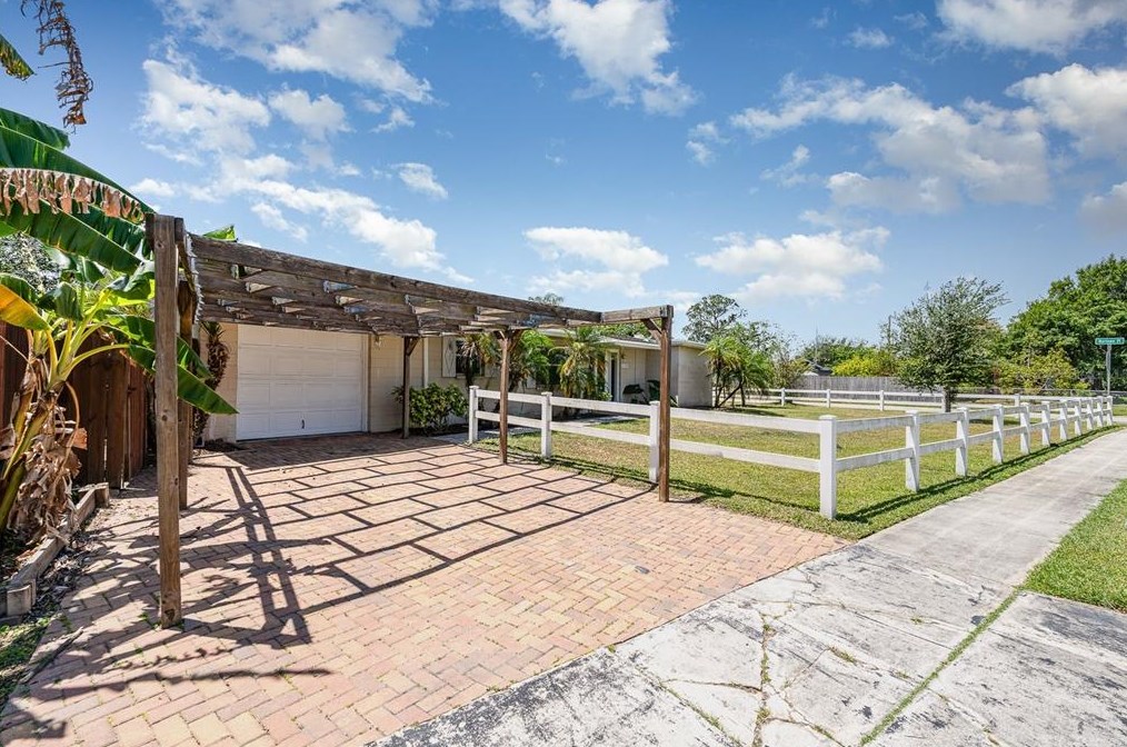 2578 Stratford Dr, Cocoa, FL 32926-4354