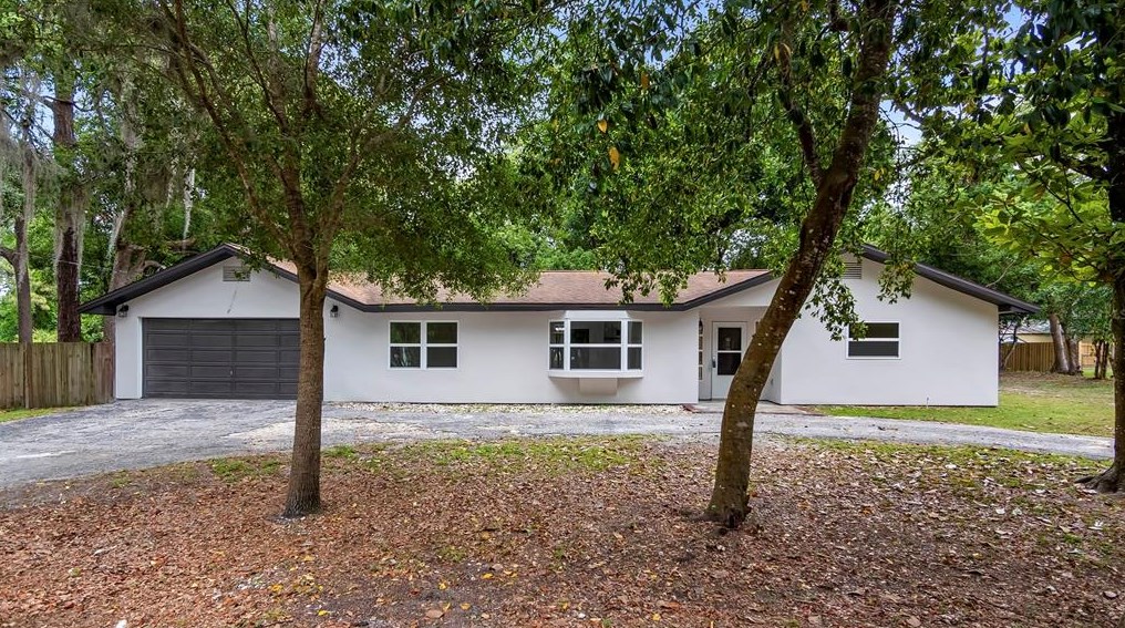 7 Amigos Rd, De Bary, FL 32713-3001