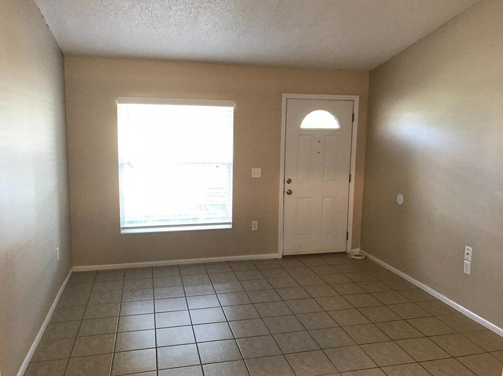 2851 Coral Reef Dr, Orlando, FL 32826-3641