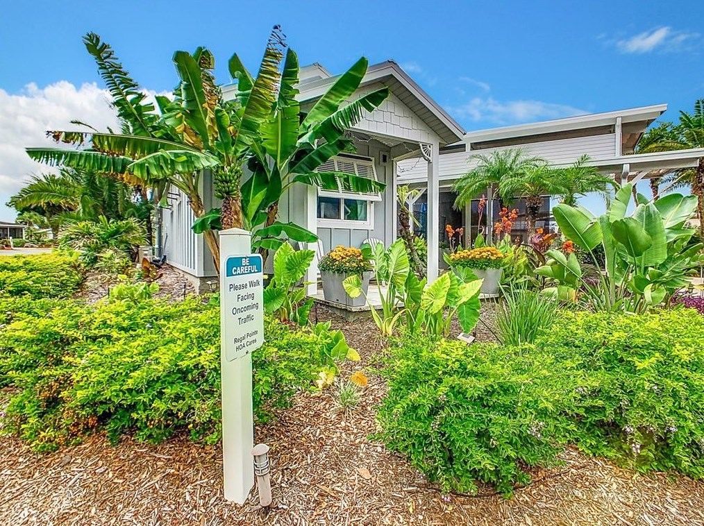 2564 St George Dr, Davenport, FL 33837-1532