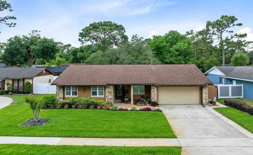 884 Breakwater Dr, Altamonte Springs, FL 32714-7506
