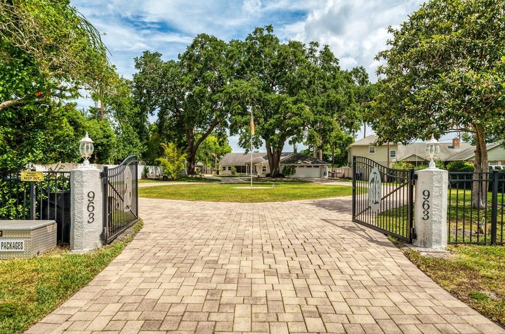 963 Leigh Ave, Orlando, FL 32804-2214