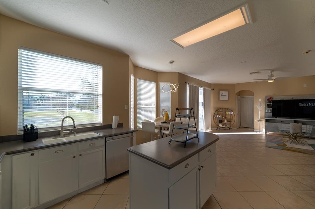 342 Cortona Dr, Orlando FL  32828-6745 exterior