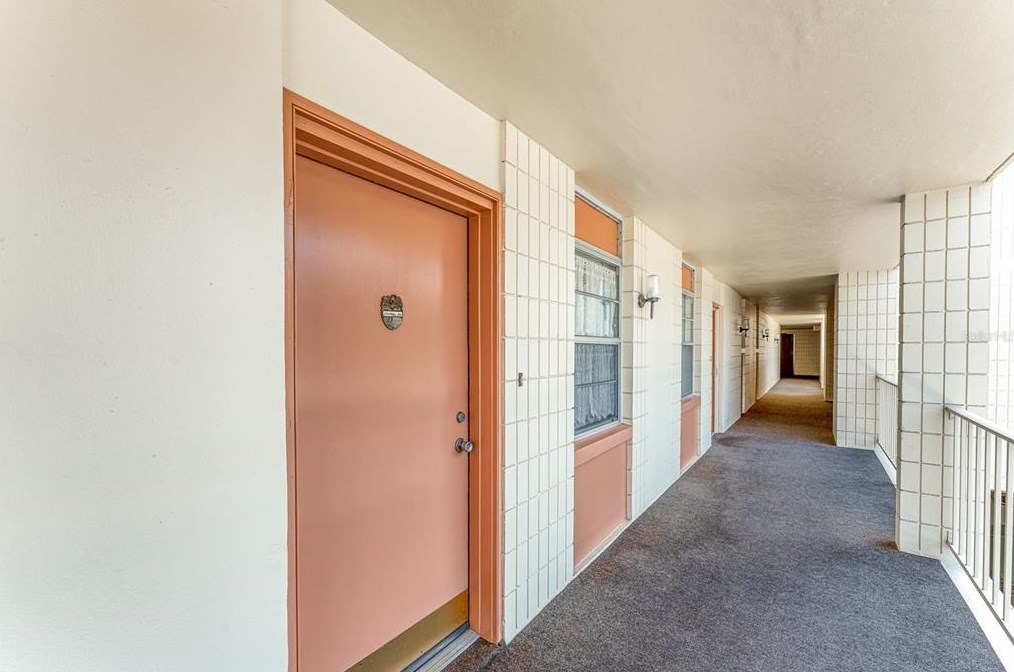 700 Mirror Terrace Nw #205, Winter Haven, FL 33881