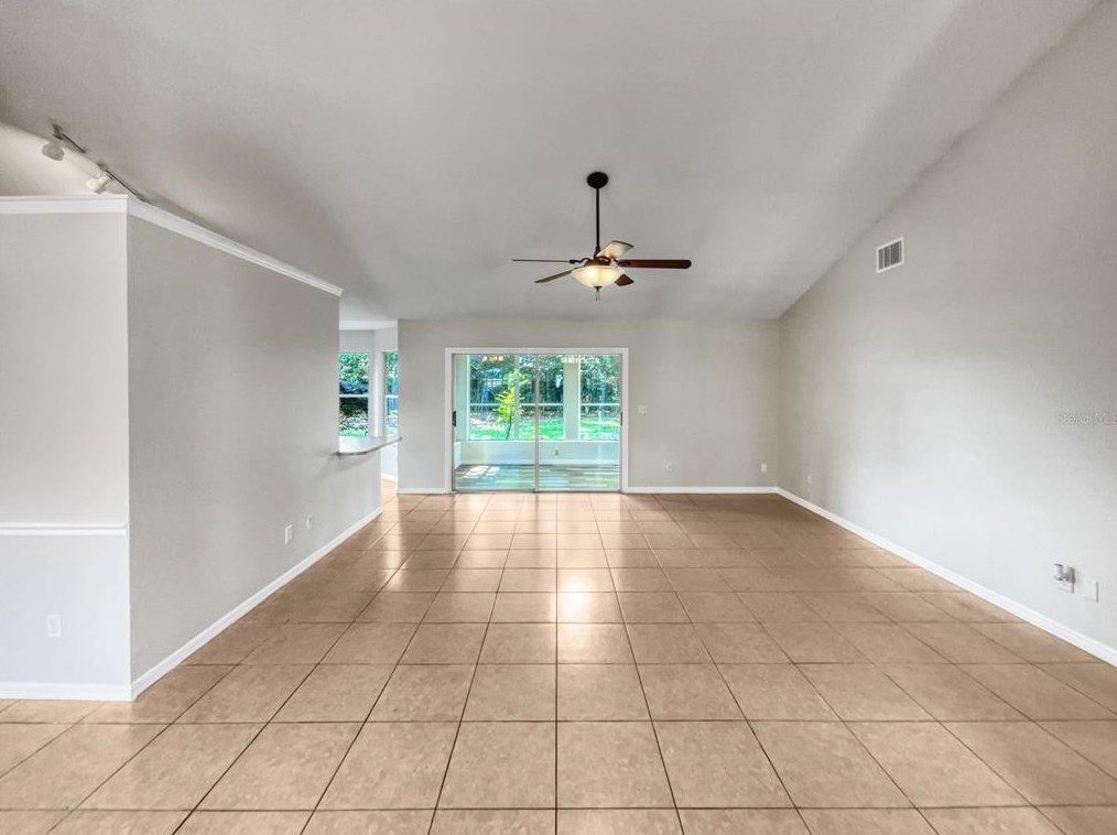2728 Lake Landing Blvd, Eustis, FL 32726-6935