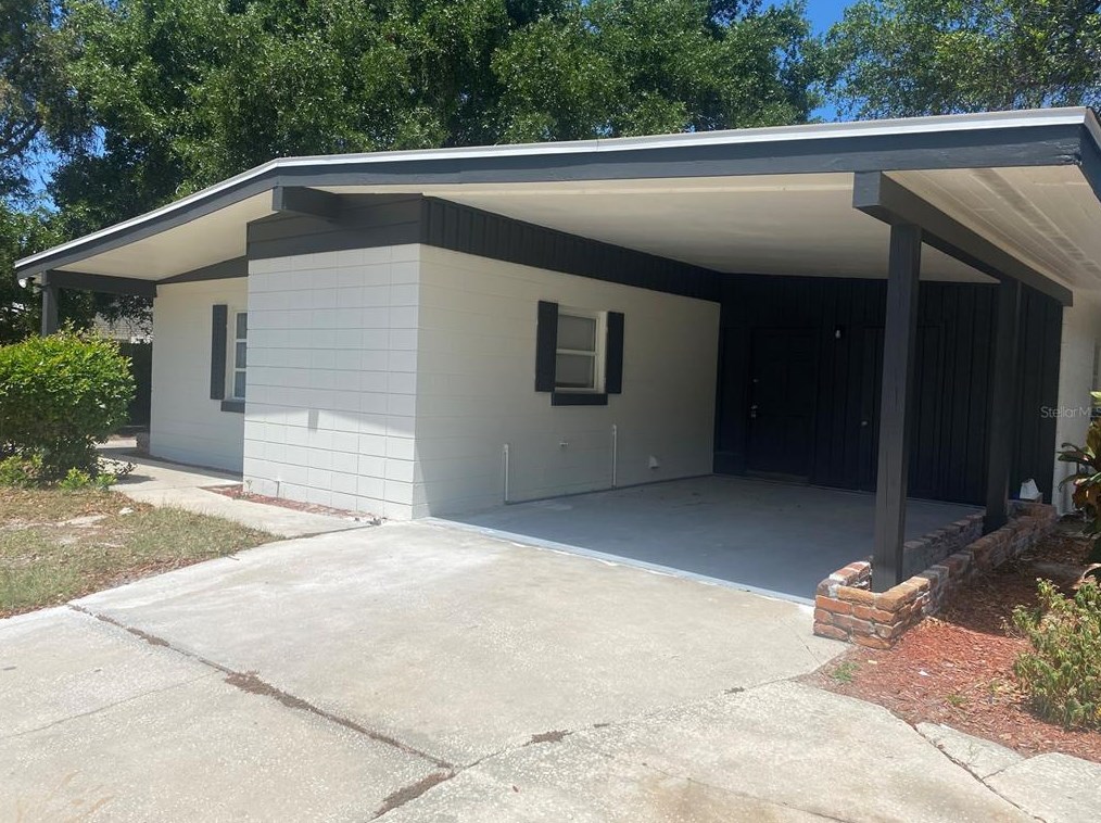 1303 Stately Oaks Dr, Winter Haven, FL 33881-1326