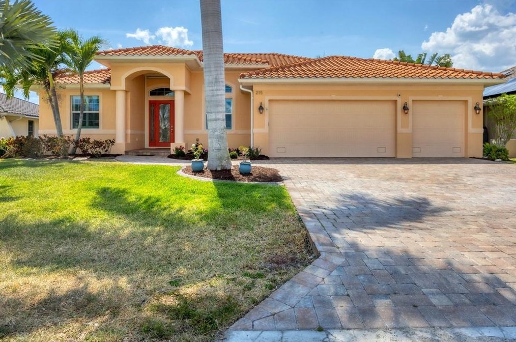 215 Lido Dr, Punta Gorda, FL 33950-6345
