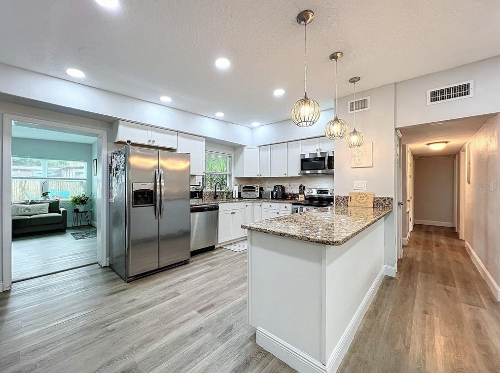 4210 Haverstraw Ave, Orlando FL 32812-5817 exterior