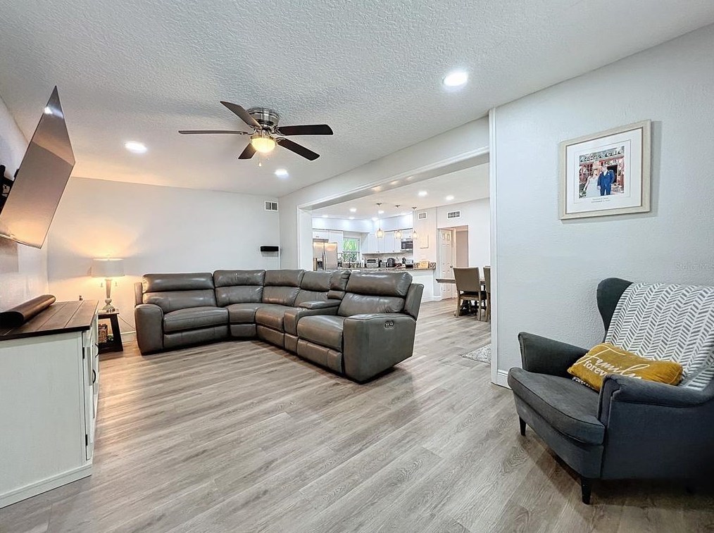 4210 Haverstraw Ave, Orlando FL 32812-5817 exterior