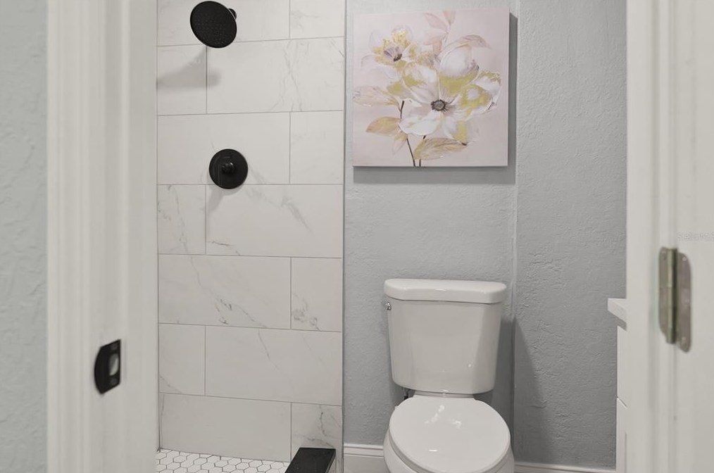 852 Pinewood St, Daytona Beach FL  32117-4574 exterior