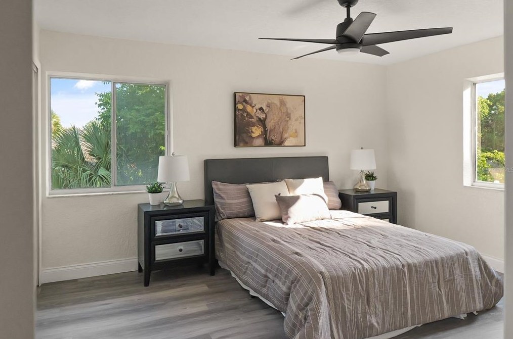 852 Pinewood St, Daytona Beach FL  32117-4574 exterior