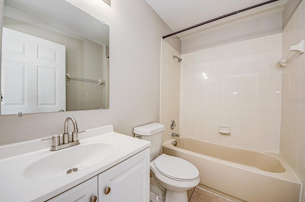 2304 Walnut Canyon Dr, Kissimmee FL  34758-1720 exterior