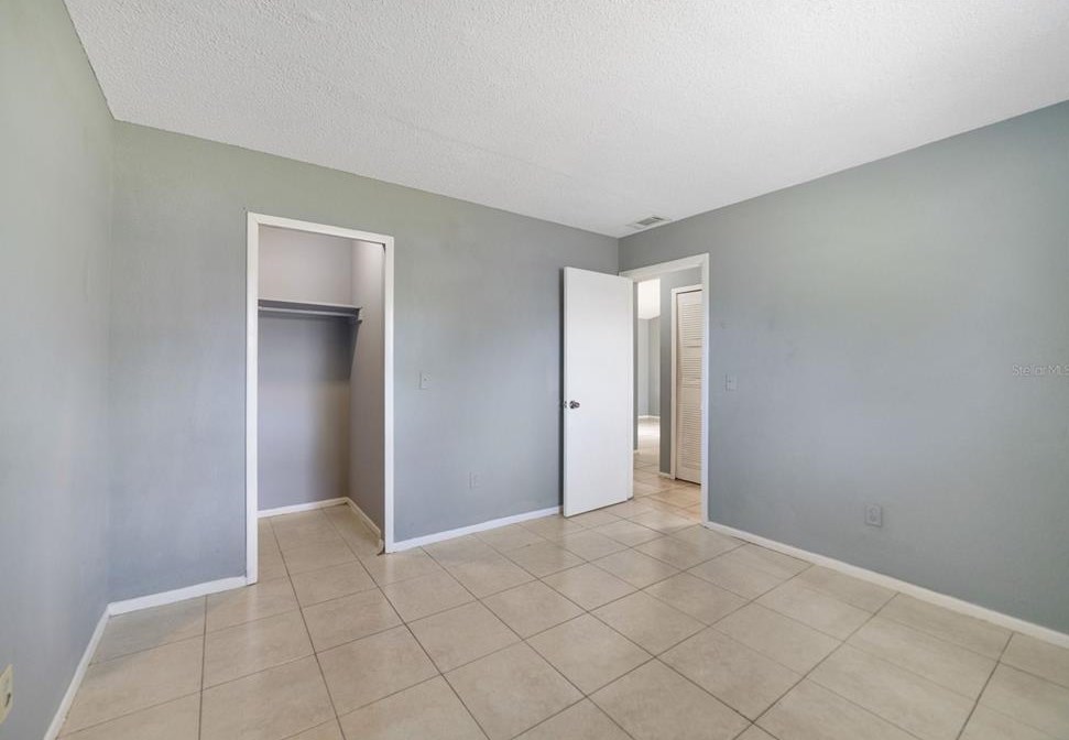 3293 Split Willow Dr, Orlando FL  32808-3736 exterior