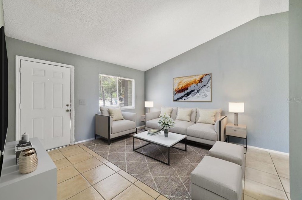 3293 Split Willow Dr, Orlando, FL 32808-3736
