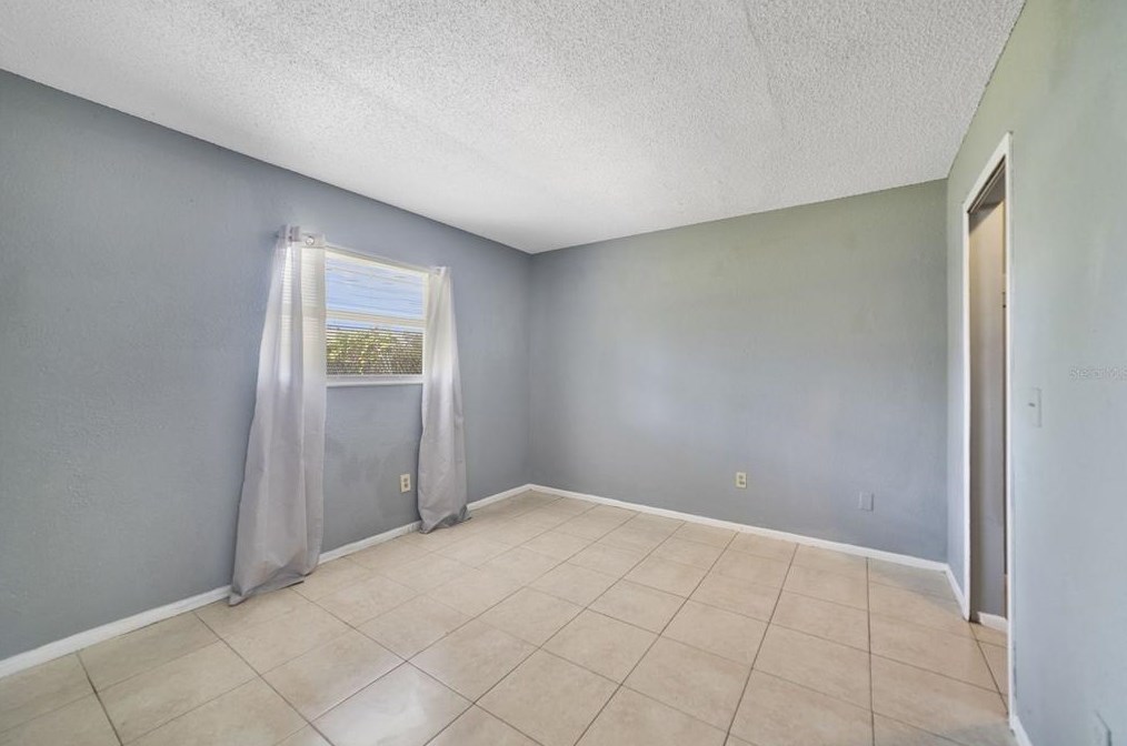 3293 Split Willow Dr, Orlando FL  32808-3736 exterior