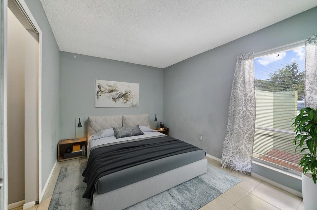 3293 Split Willow Dr, Orlando FL  32808-3736 exterior