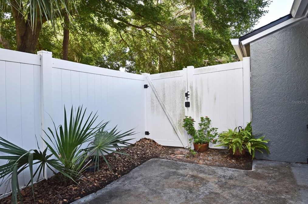 201 Dorchester Sq, Lake Mary FL  32746-4216 exterior