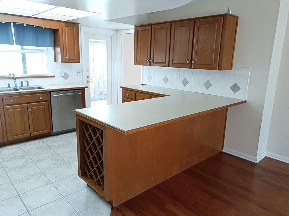 533 Teakwood Dr, Altamonte Springs FL 32714-7429 exterior