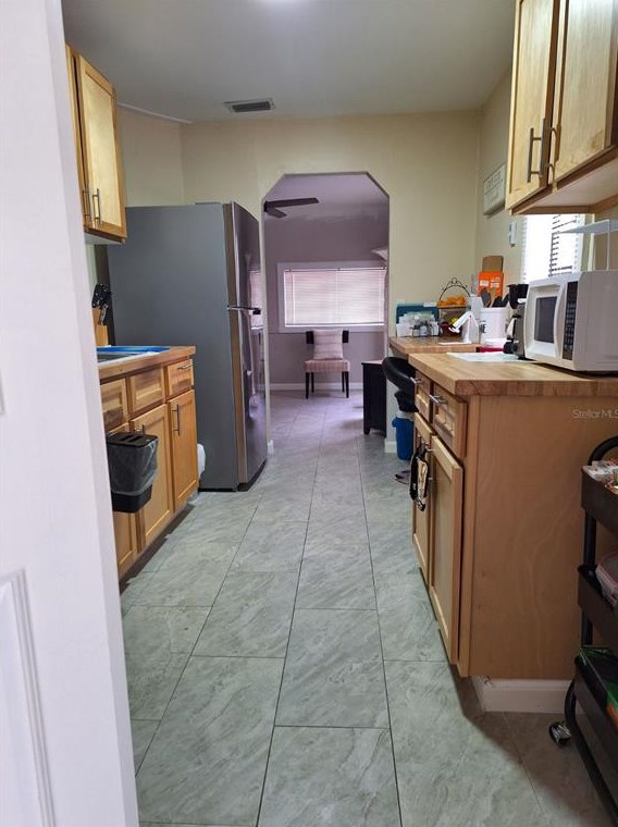 318 2nd St, Orlando, FL 32824-8223