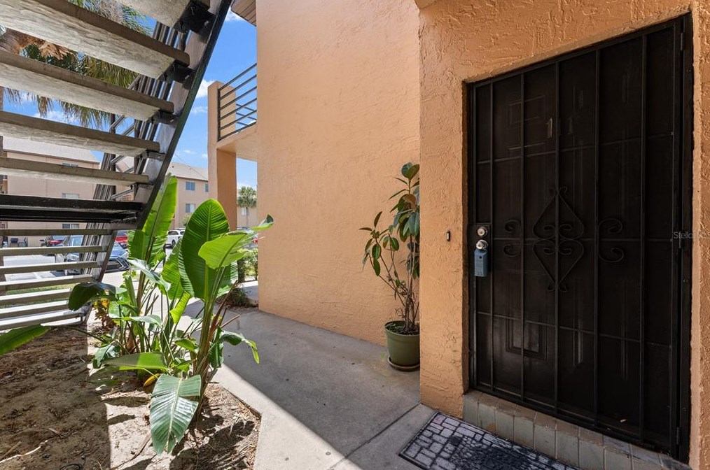 5220 Via Hacienda Cir, Orlando, FL 32839-2113