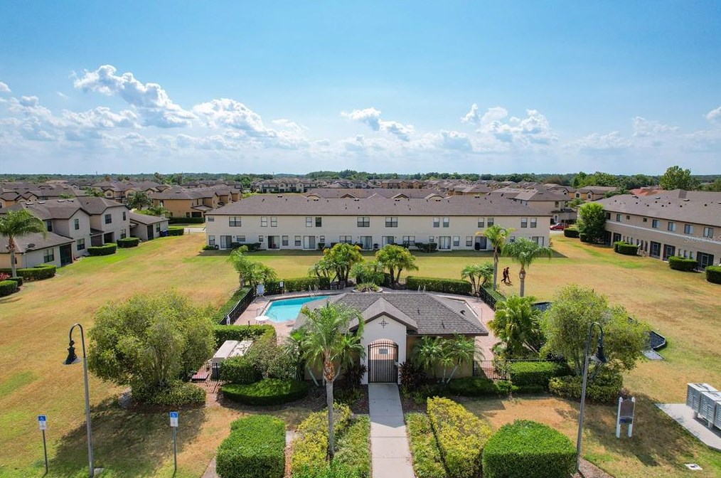 2422 7 Oaks Dr, Saint Cloud FL  34772-0078 exterior