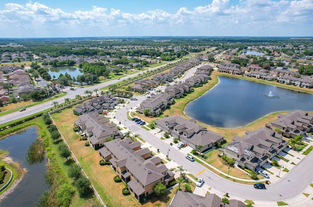 2422 7 Oaks Dr, Saint Cloud FL  34772-0078 exterior