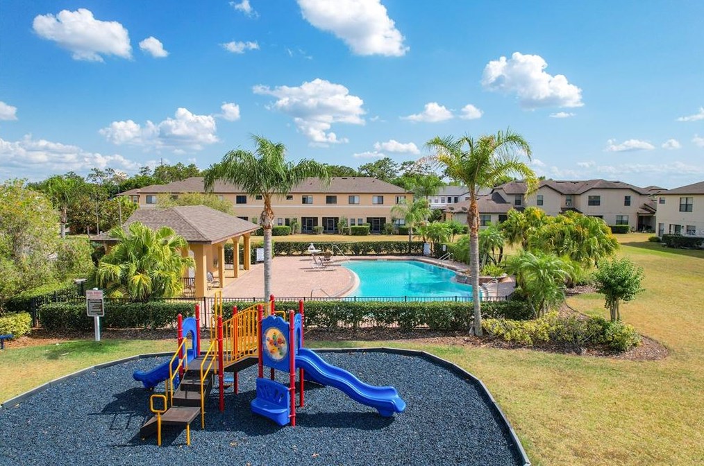 2422 7 Oaks Dr, Saint Cloud FL  34772-0078 exterior