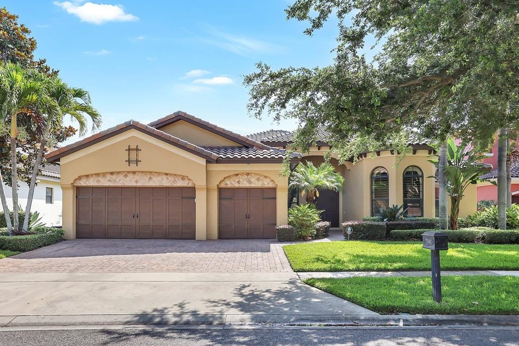 7546 Pointe Venezia Dr, Orlando, FL 32836-3750