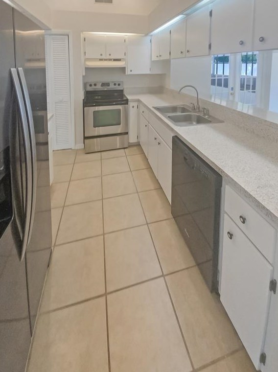 8161 Omaha Cir, Brooksville, FL 34606-4432