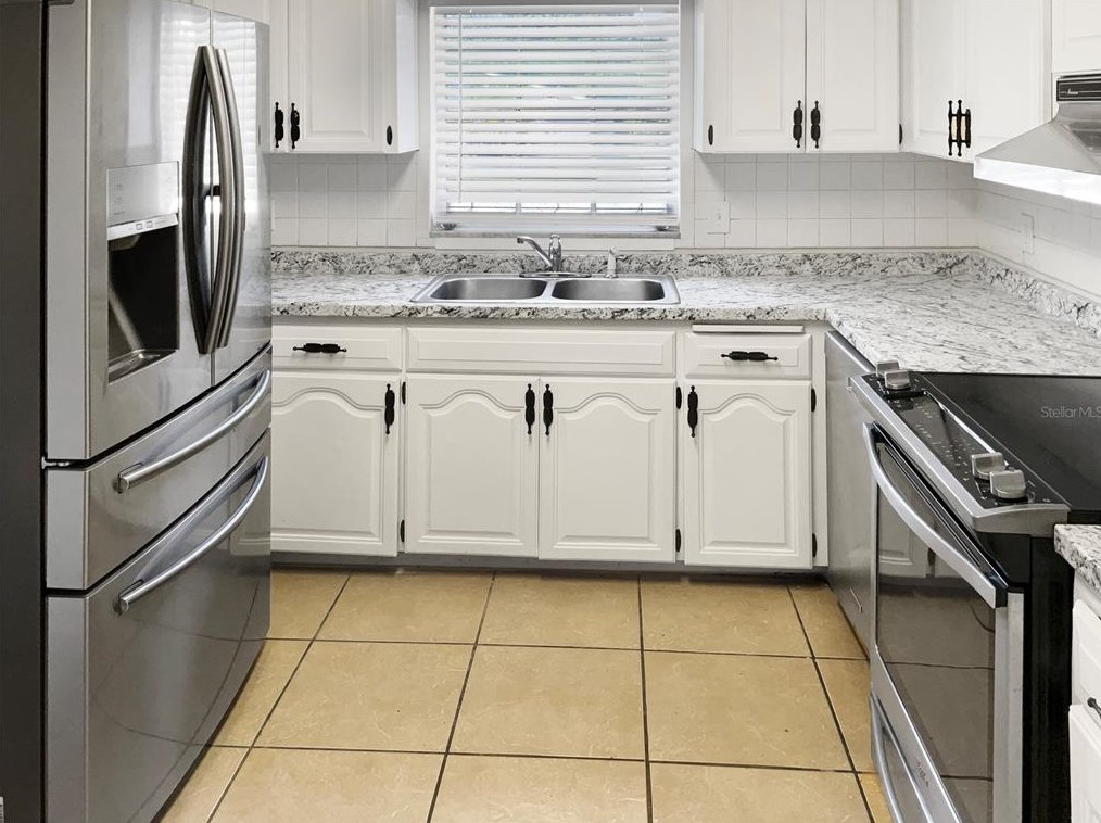 610 Julie Ln, Brandon, FL 33511-6504