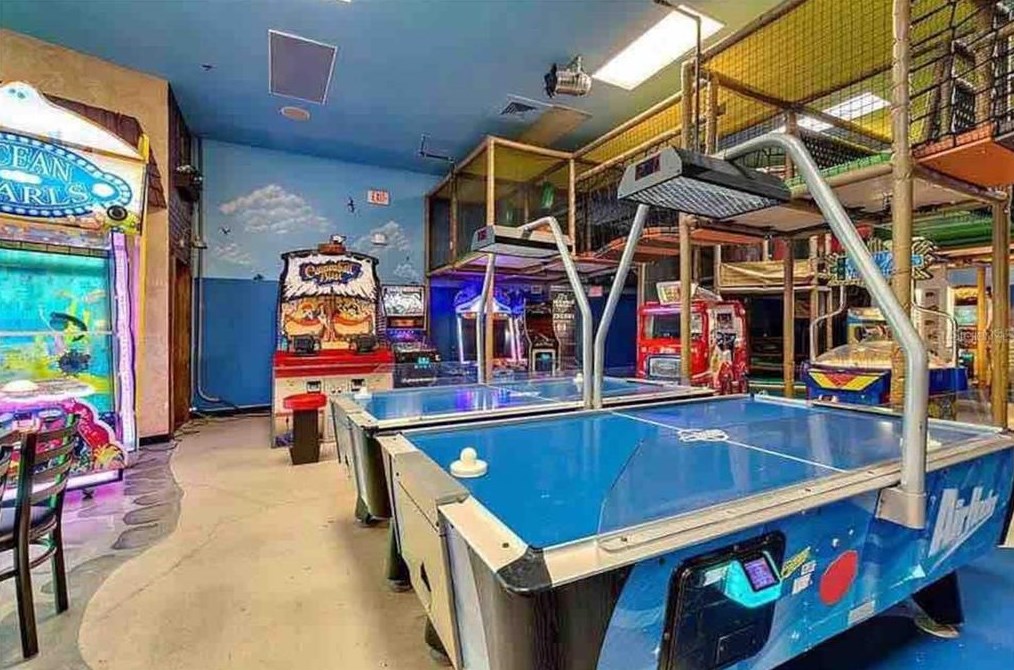 202 Palermo St, Davenport FL  33897-6903 exterior