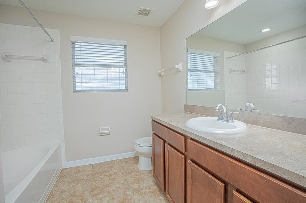 2800 Adelaide Ct, Orlando FL 32824-4289 exterior