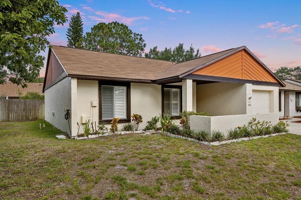 107 Clear Lake Cir, Sanford, FL 32773