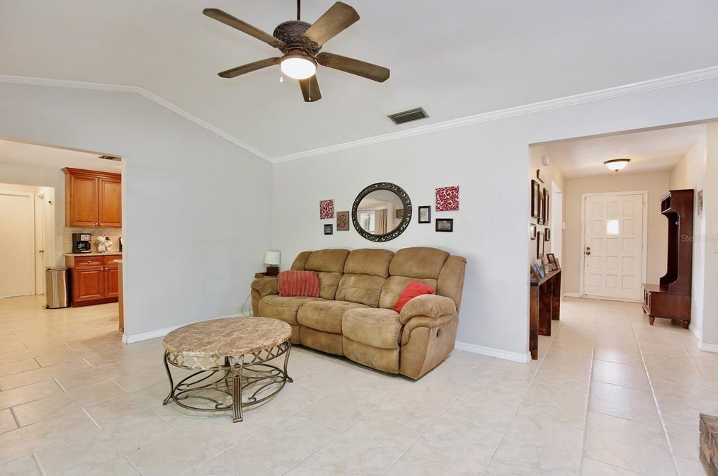 102 Bch Ave, Altamonte Springs FL 32701-7901 exterior