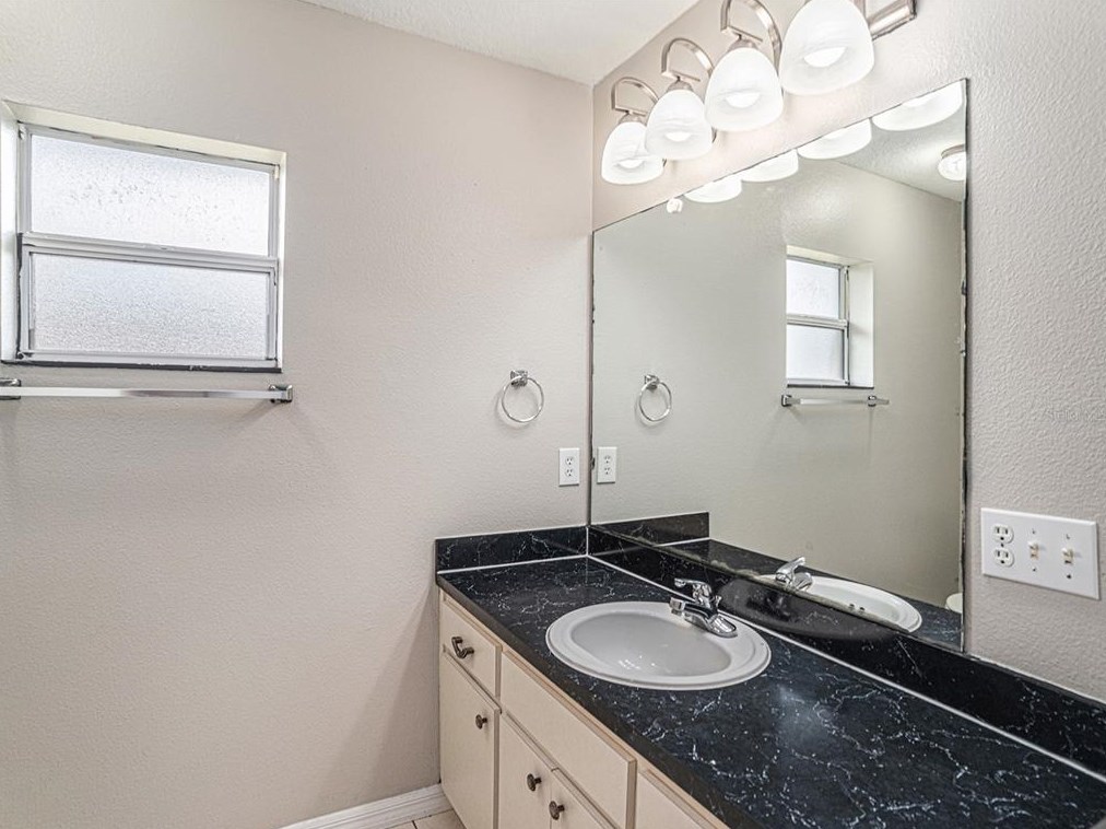 1102 Old Mossy Ct, Plant City FL  33563-6578 exterior