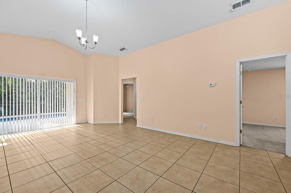 660 Sandy Ridge Dr, Davenport, FL 33896