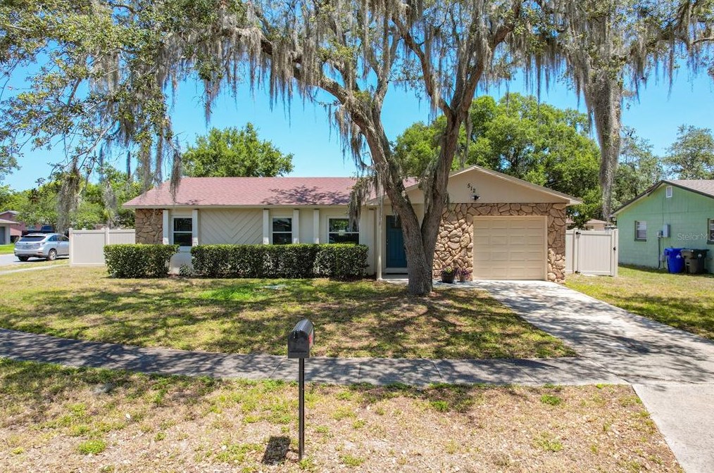 512 Apricot Dr, Ocoee, FL 34761-2408