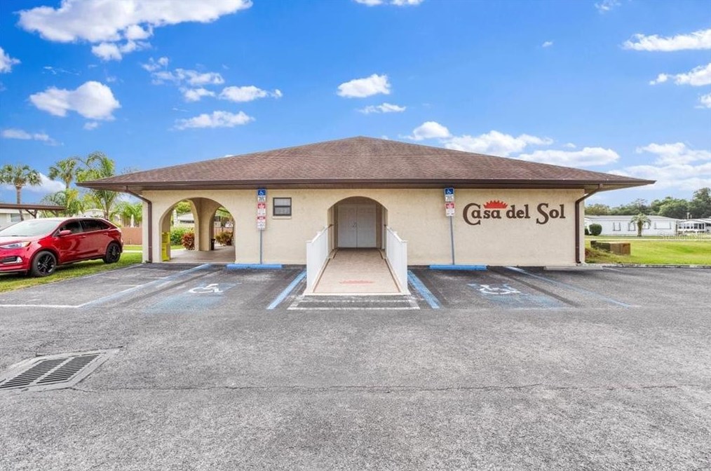 35939 Tanda Cir, Zephyrhills FL exterior