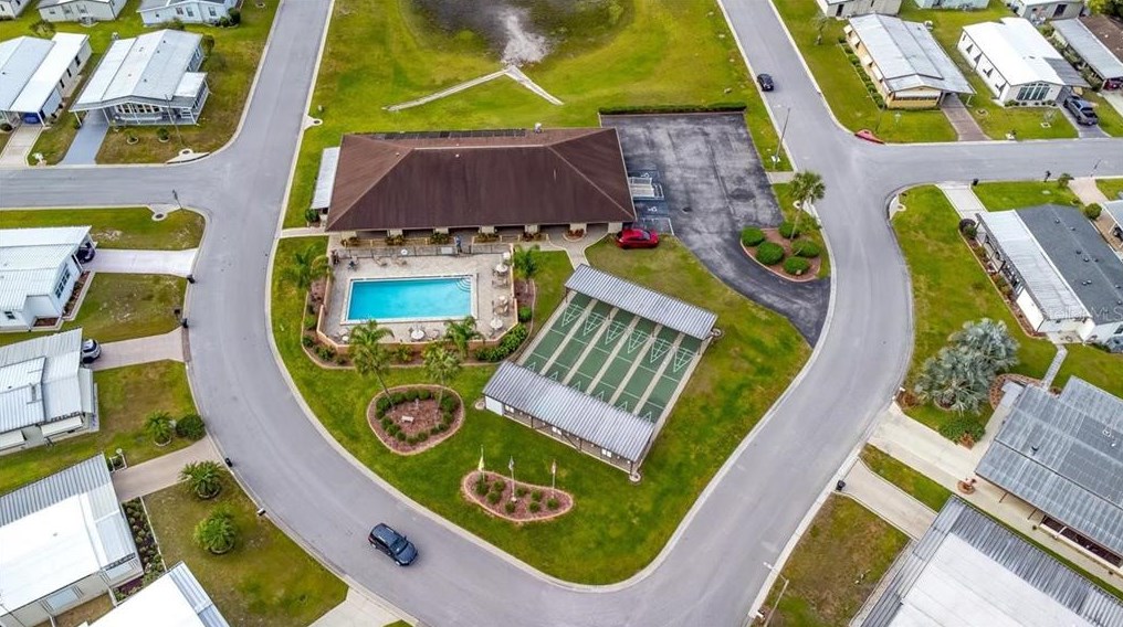 35939 Tanda Cir, Zephyrhills FL exterior