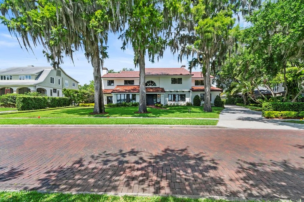 1135 Lakeview Dr, Winter Park, FL 32789-5036