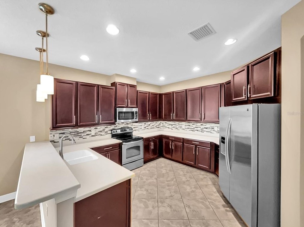 16050 Bella Woods Dr, Tampa, FL 33647-5132