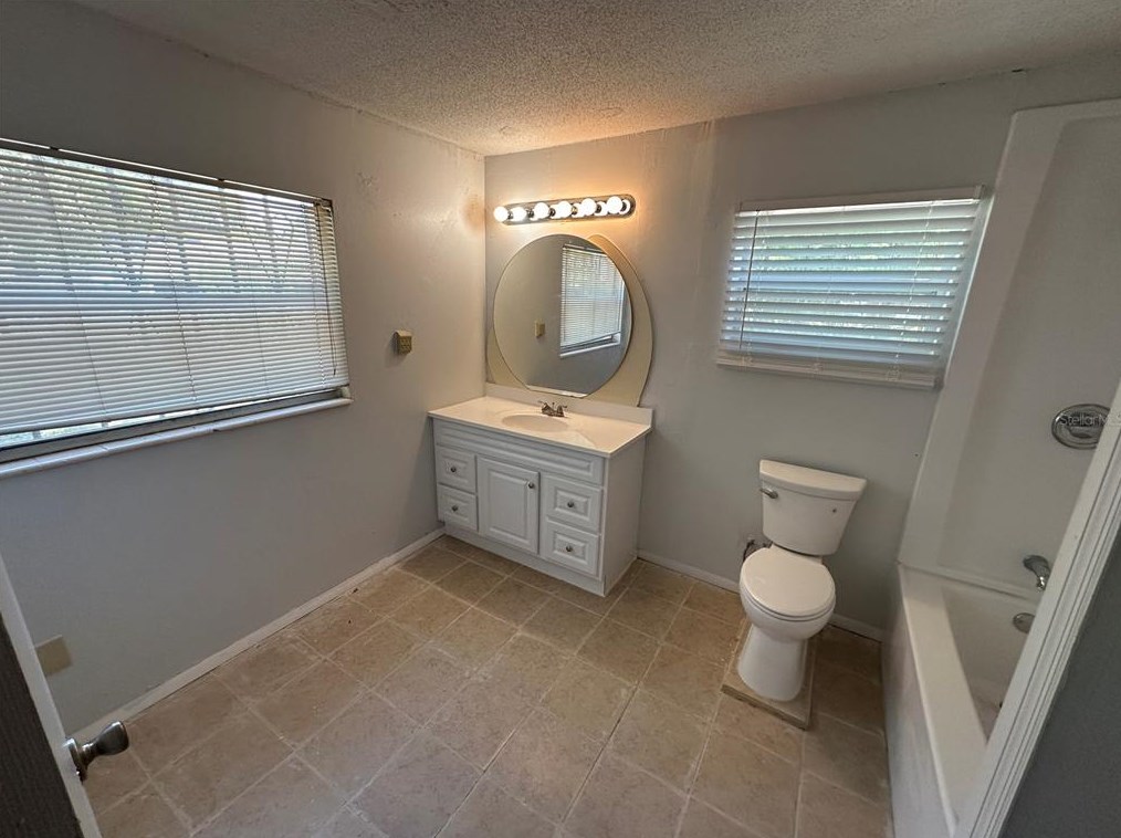 2471 Princess Carol Ct, Orlando FL  32807-8523 exterior