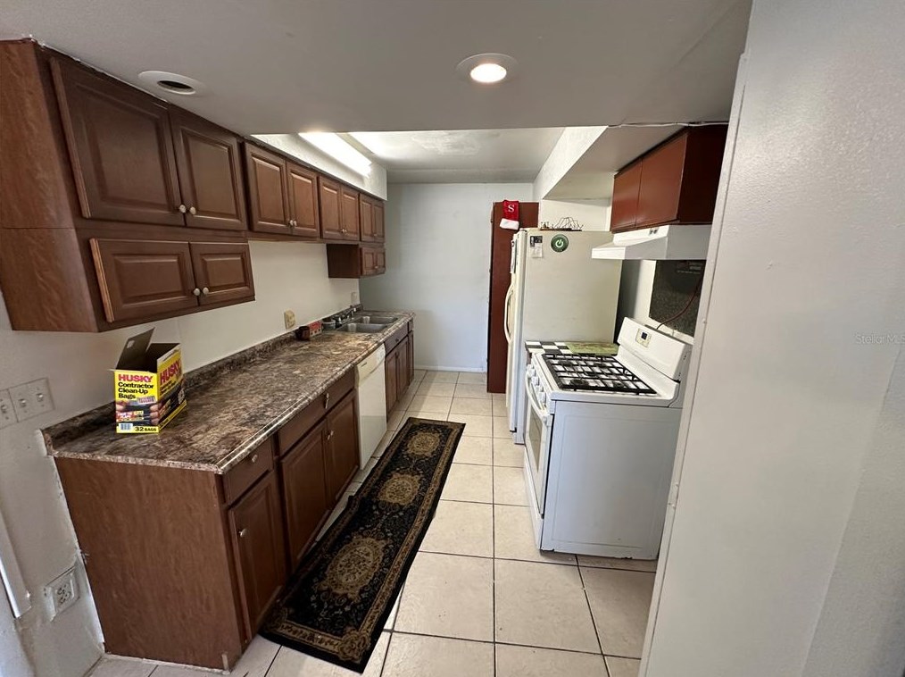 2471 Princess Carol Ct, Orlando FL  32807-8523 exterior