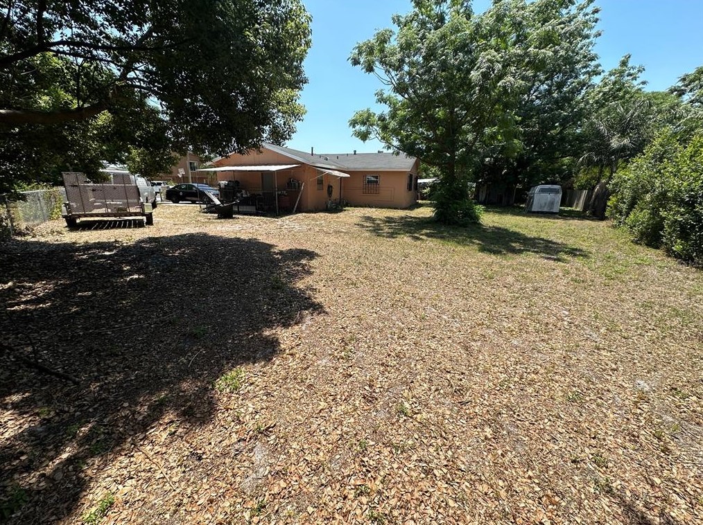 2471 Princess Carol Ct, Orlando FL  32807-8523 exterior