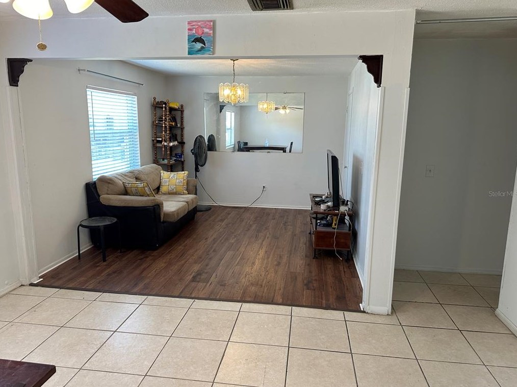 2471 Princess Carol Ct, Orlando FL  32807-8523 exterior